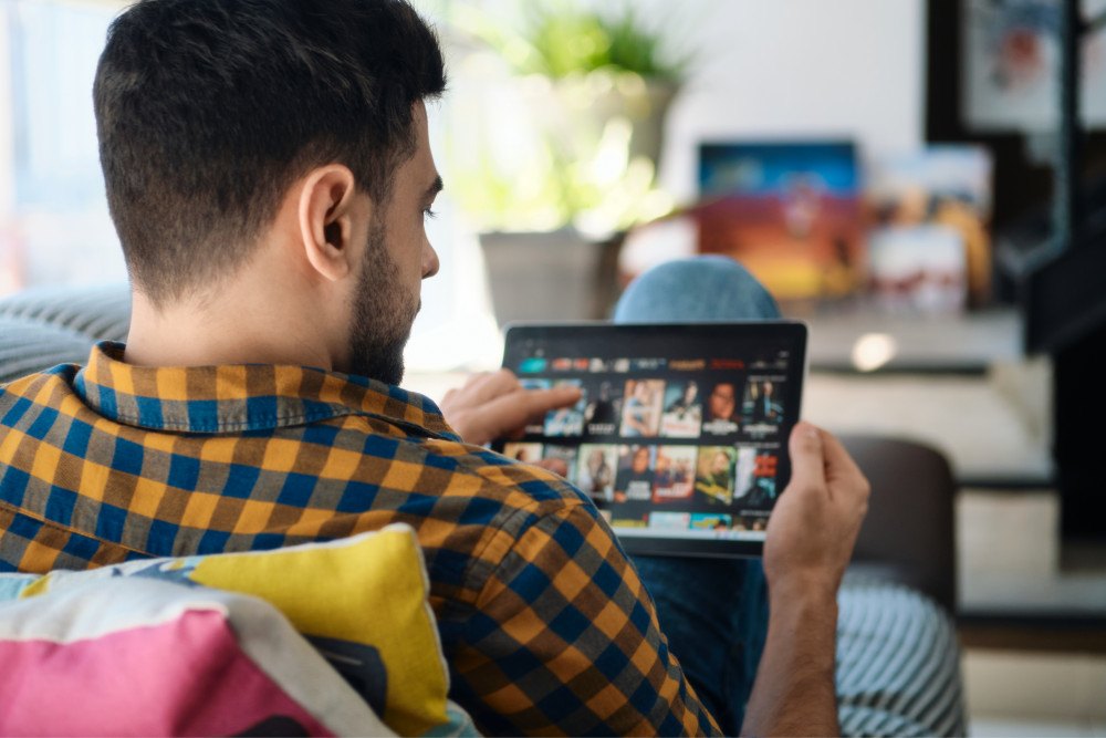 Arts et divertissement : le film en streaming à l'ère des concurrents et alternatives