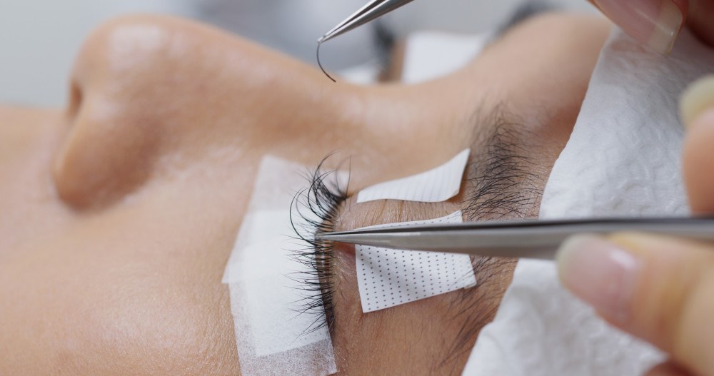 Les mystères de la repousse des sourcils : durée et facteurs influençant leur croissance