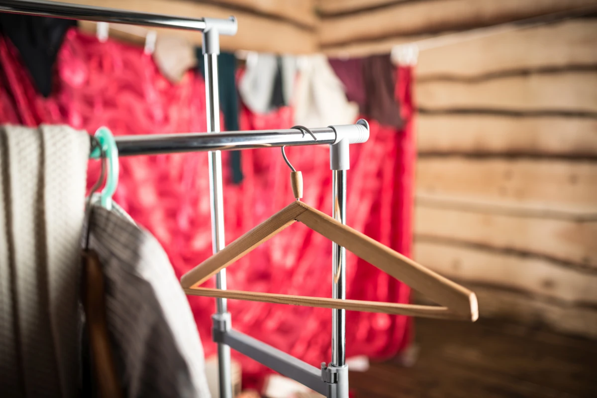 Adapter sa garde-robe aux différentes saisons sans surconsommer : un défi à la portée de tous